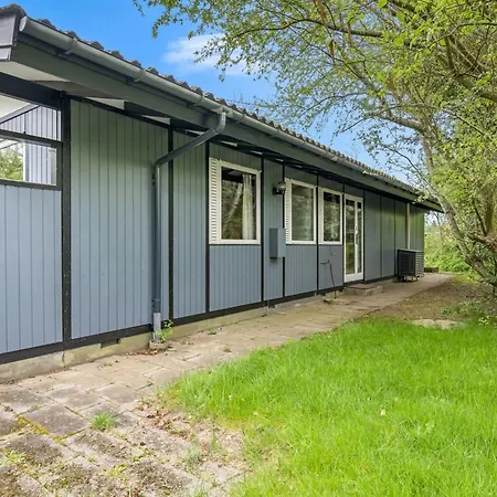 Aatos - 150m From The Sea By Interhome